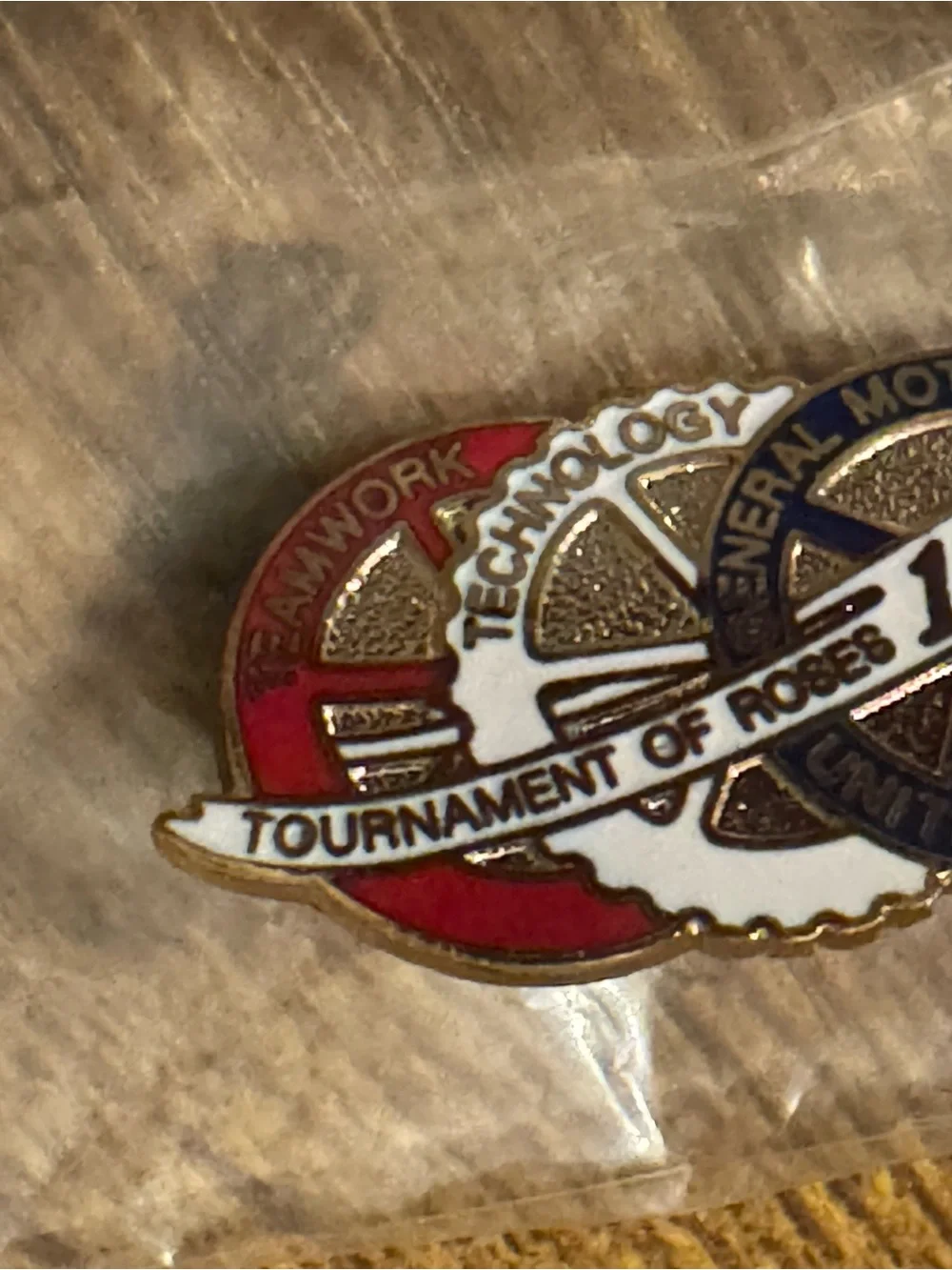 Vintage‎ GM UAW Tournament of Roses 100th Anniversary Enamel Lapel Pin
